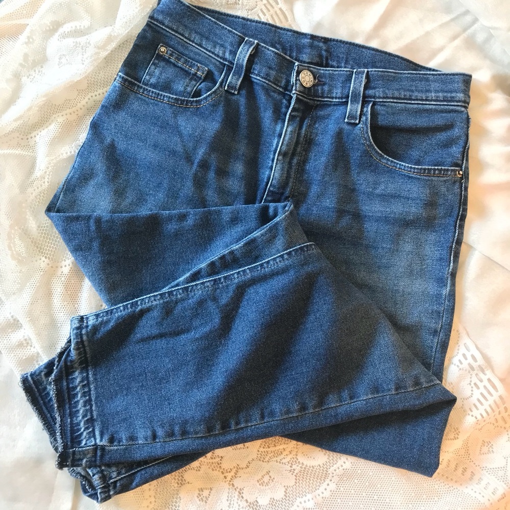 ❌SOLD❌ BDG cropped girlfriend jeans-size 29W